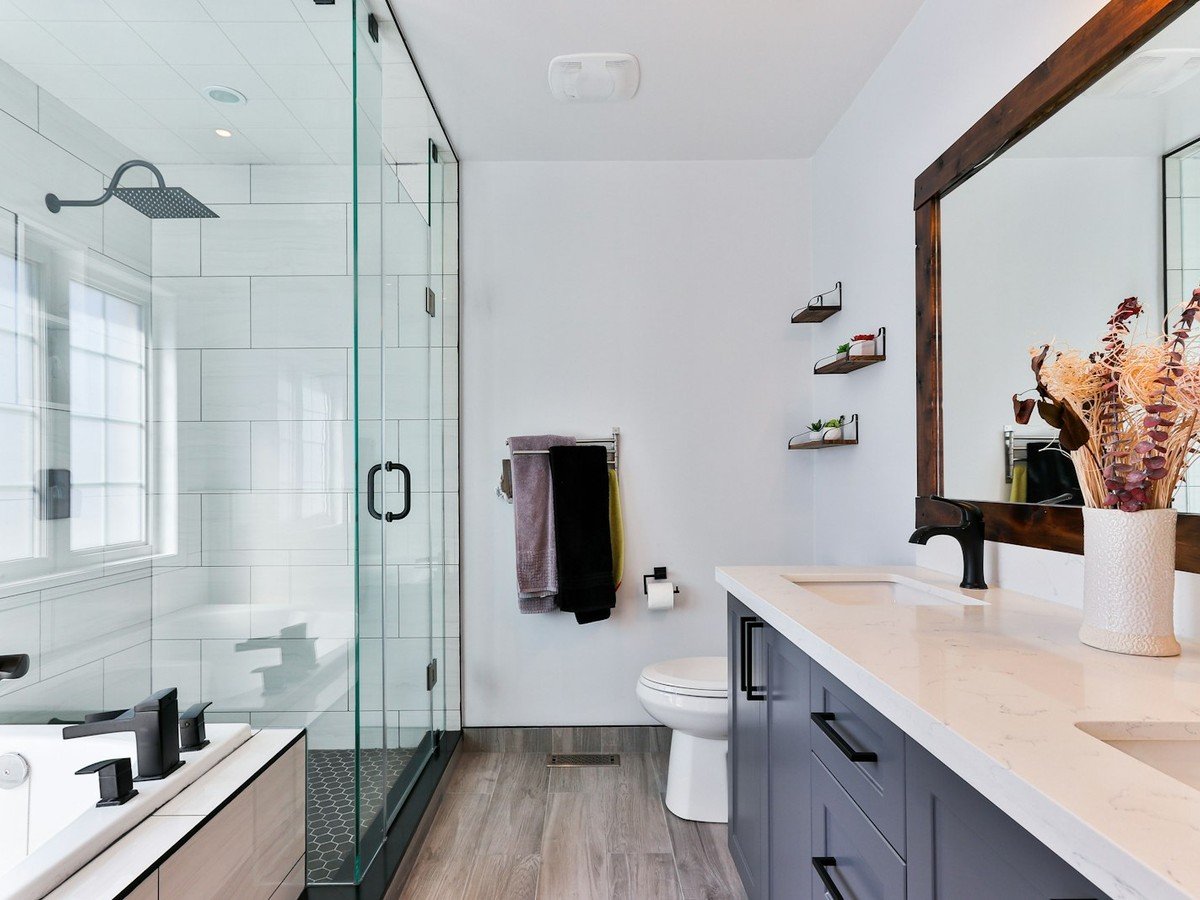 Ceramic sanitaryware collections
